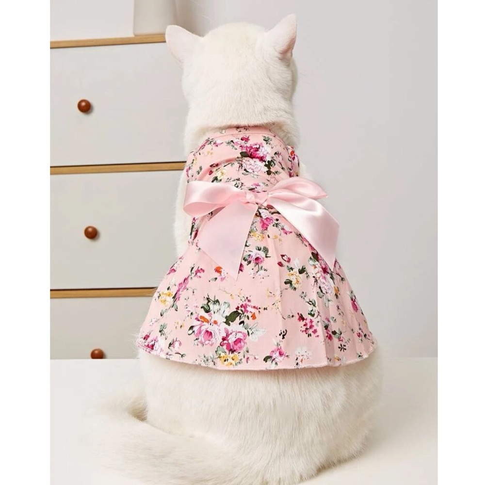 Floral Pattern Pet Dress 🐈